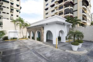 Alba Reyes Skin and Hair Transplant Institute