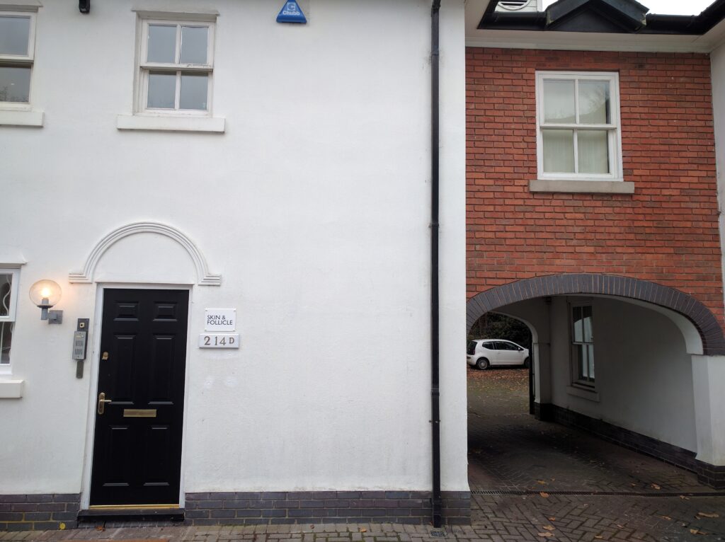 Skin & Follicle Clinic